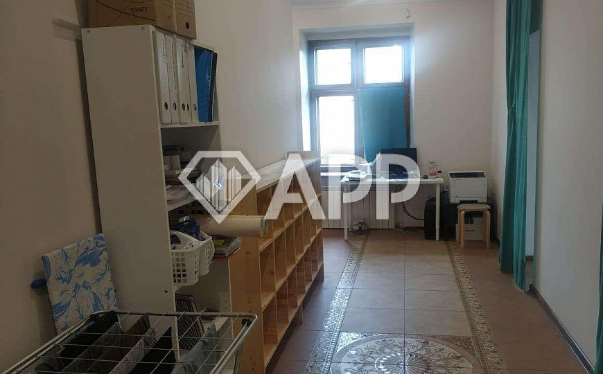 Продам здание в центре фото
