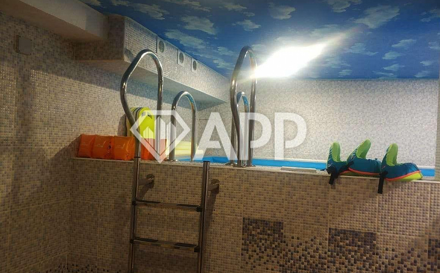 Продам здание в центре фото