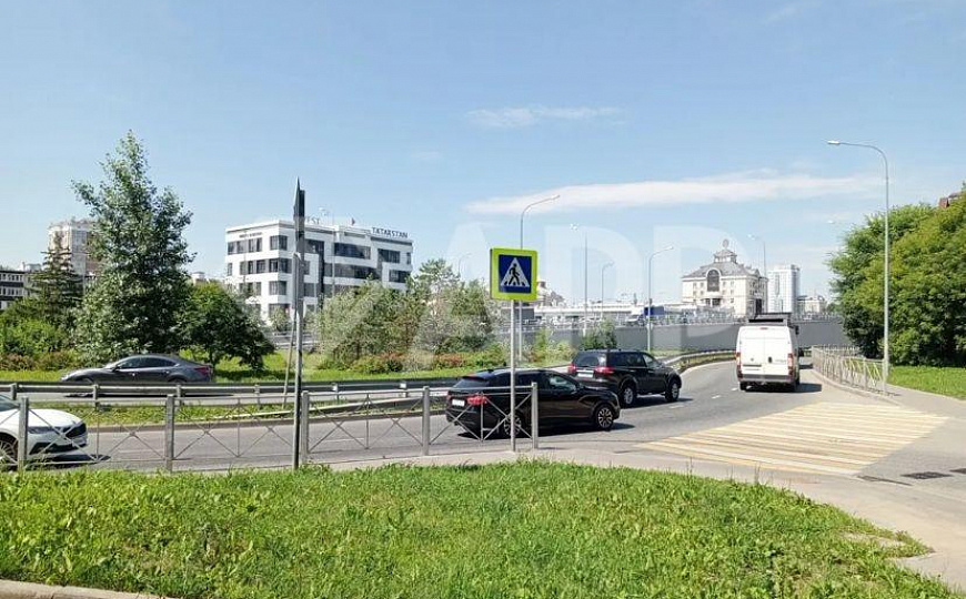 Продам здание в центре фото