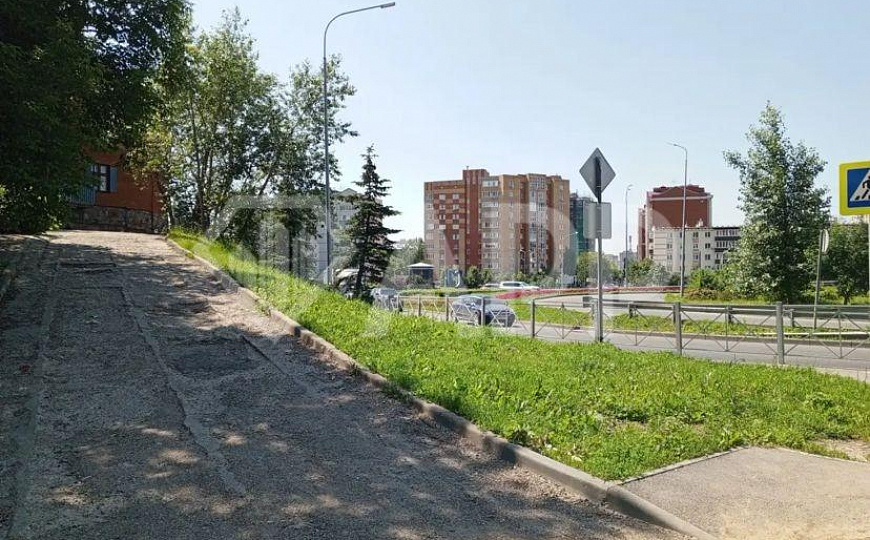 Продам здание в центре фото