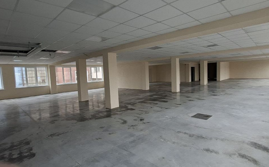Помещение с новым ремонтом, 850 кв. м.. фото