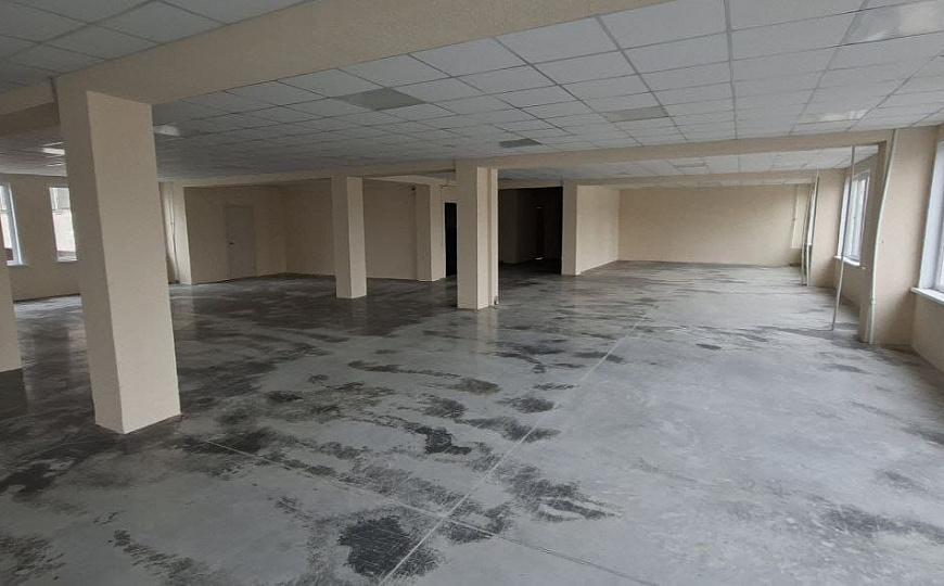 Помещение с новым ремонтом, 850 кв. м.. фото