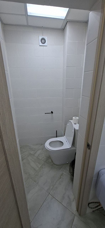 Помещение с новым ремонтом, 850 кв. м.. фото