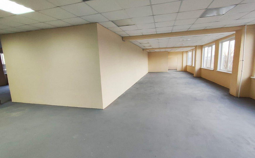 Помещение с новым ремонтом, 850 кв. м.. фото