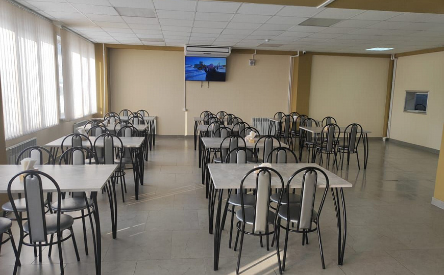 Помещение с новым ремонтом, 850 кв. м.. фото