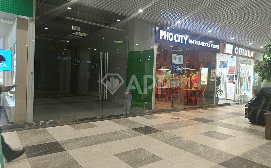 Помещения  в торговом центре 40 м² до 700 м². От метро -2 шага!  фото