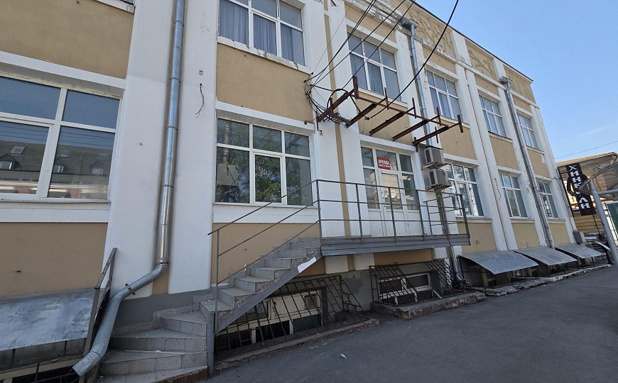 Сдам отдельно стоящее здание, 900 м² фото