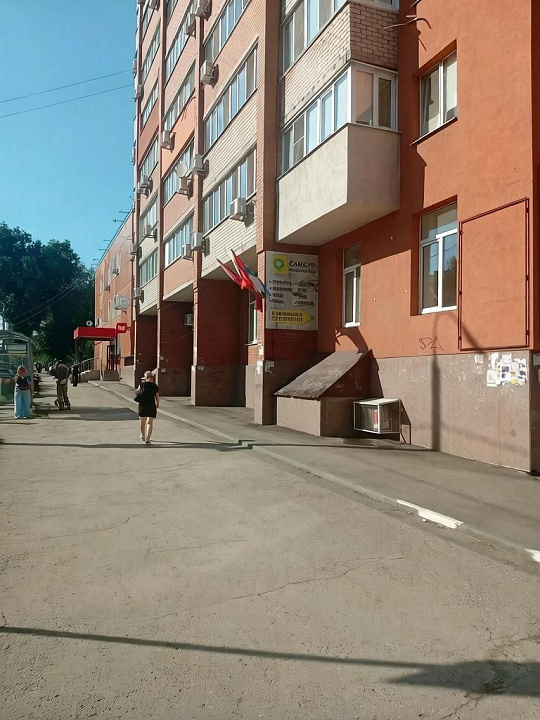 Первая линия! Остановка перед дверью! фото
