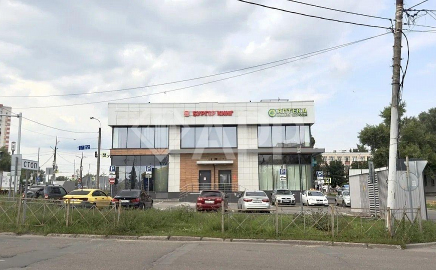 Сдаю помещение на трафике в торговом центре фото