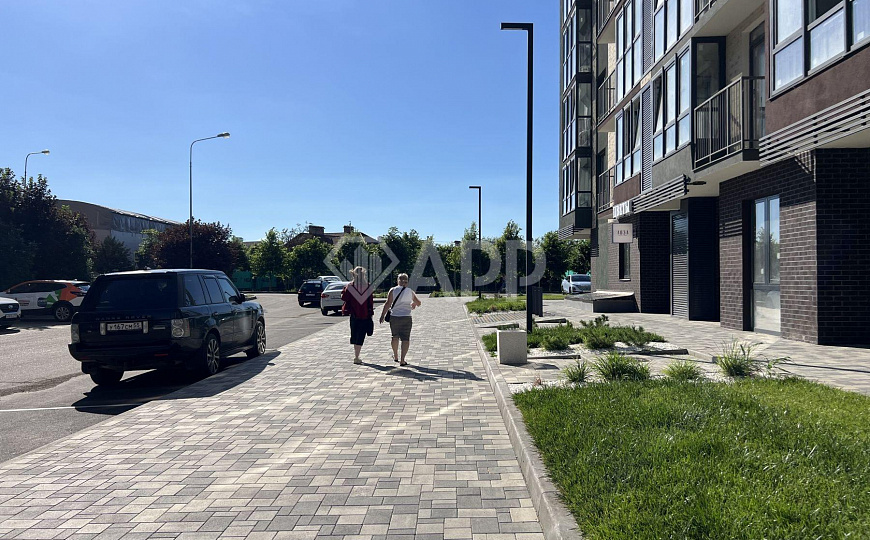 Сдаю торговое помещение 46,2 м² услуги бьюти магазин  офис фото