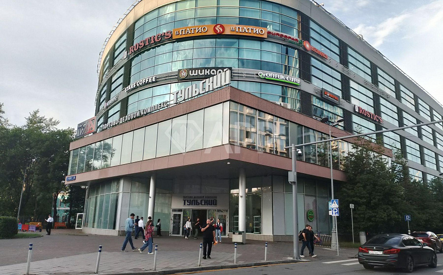  Сдам помещение в торговом центре в двух шагах от метро! 121м кв фото