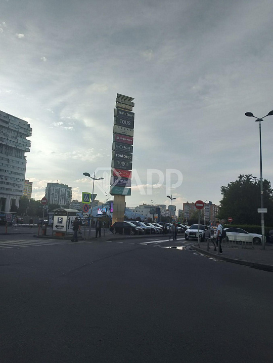  Сдам помещение в торговом центре в двух шагах от метро! 121м кв фото