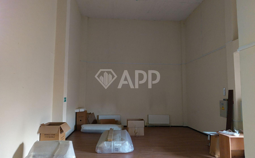 Сдаю на  первой линии торговое помещение, 405 м² фото