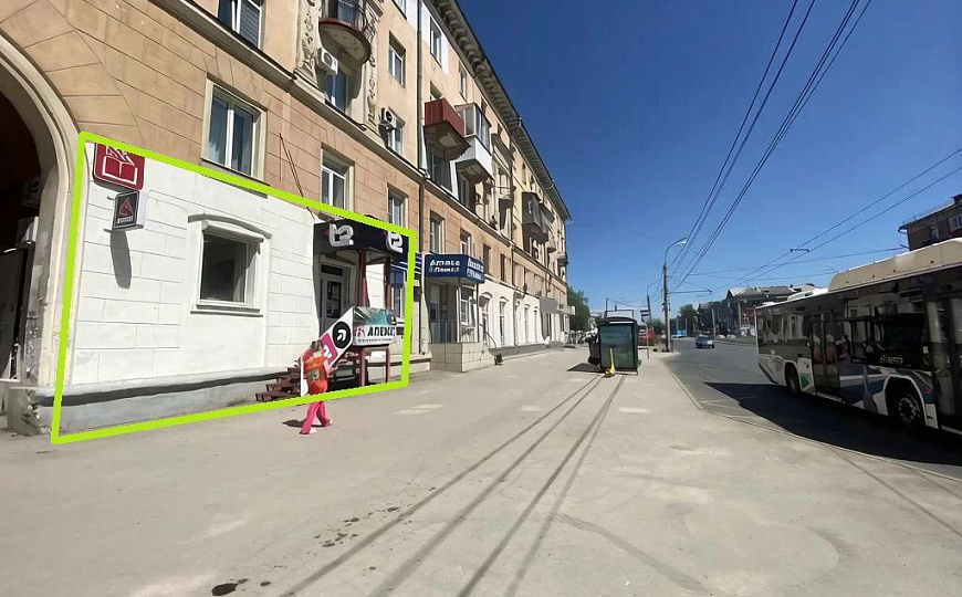 Торговое помещение у метро, 70 м² фото