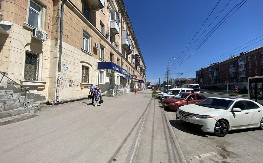 Торговое помещение у метро, 70 м² фото