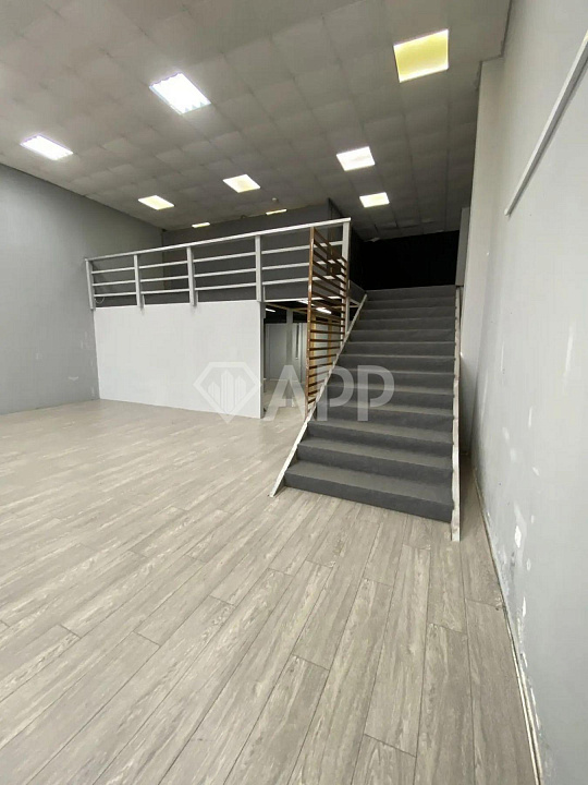 Специализированный стрит-ритейл 190 м² + 40 м2 на первой линии в ТЦ фото