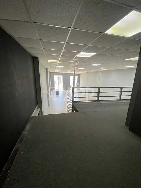 Специализированный стрит-ритейл 190 м² + 40 м2 на первой линии в ТЦ фото