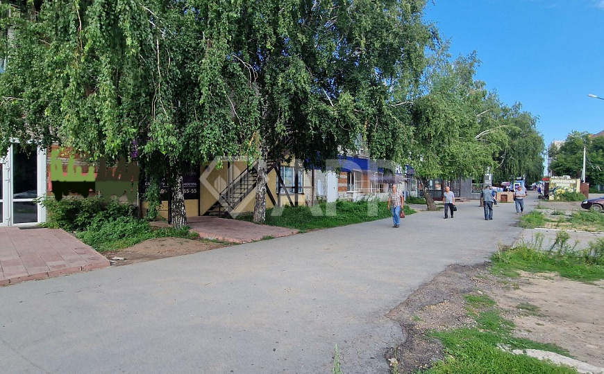 Под торговлю, услуги/Трафик/Отд.вход/Парковка фото