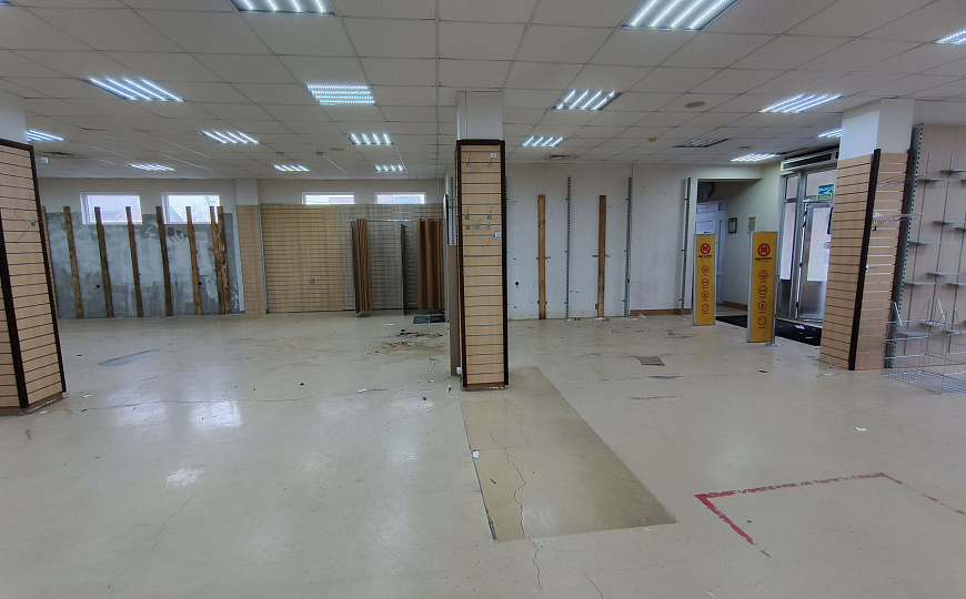 Сдаю здание 1 линия с ремонтом на трафике, 256 м² фото