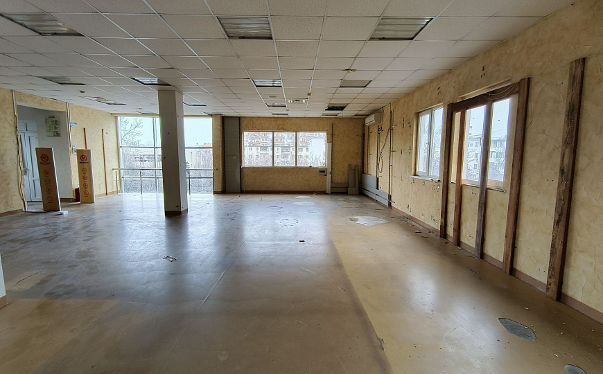 Сдаю здание 1 линия с ремонтом на трафике, 256 м² фото