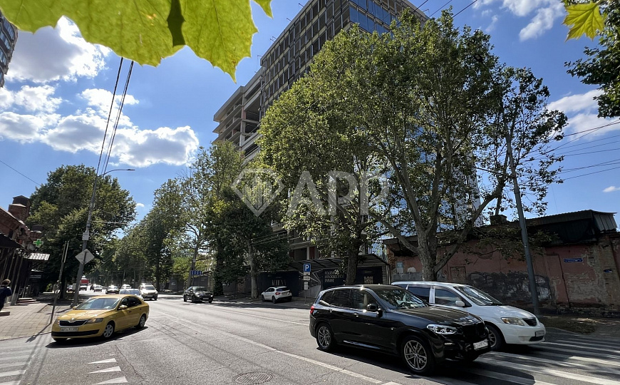 Продаю видовой офис с ремонтом в БЦ Консул, 38 м² фото