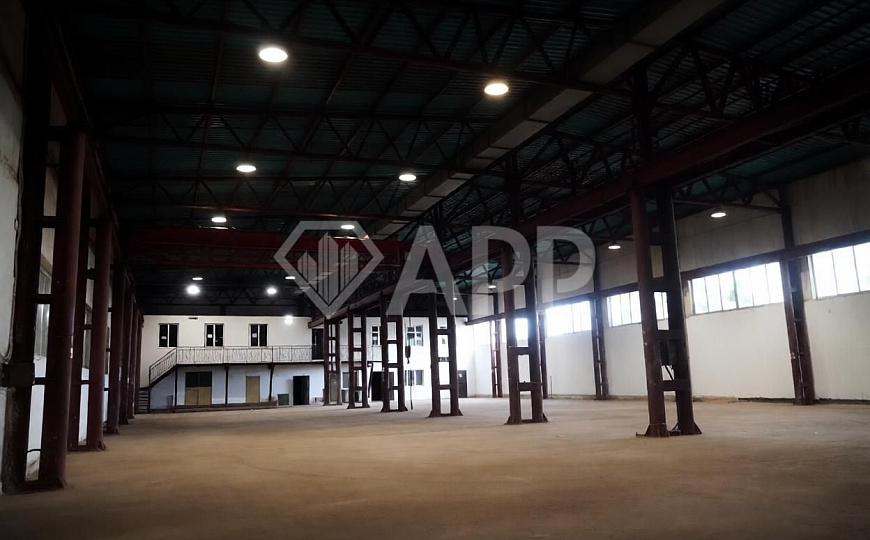 Сдам производственный склад 1500 м². 3 кран-балки по 5 тонн. НДС. Охрана фото