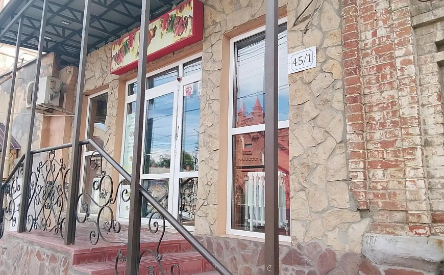 Помещение под шашлычную, шаурму, куры-гриль, суши и роллы. фото