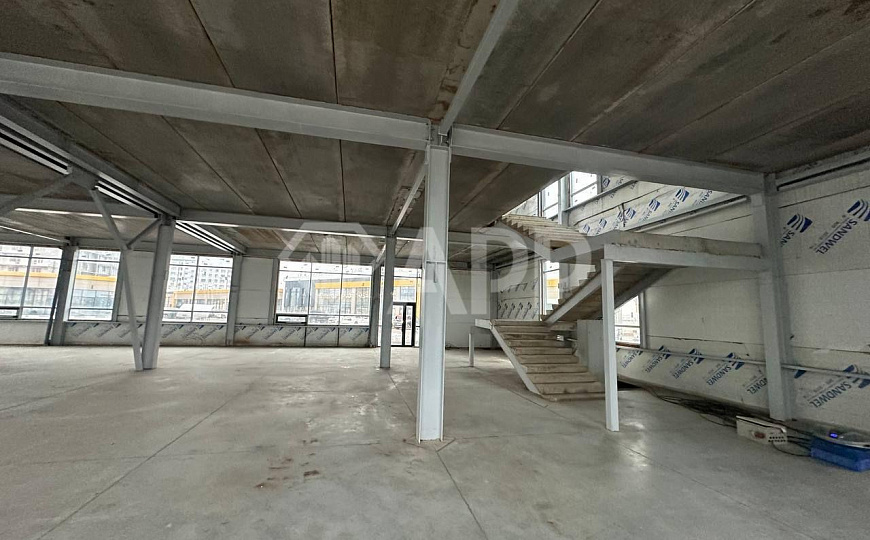 Сдаются площади на от 450 до 897,7 м² фото