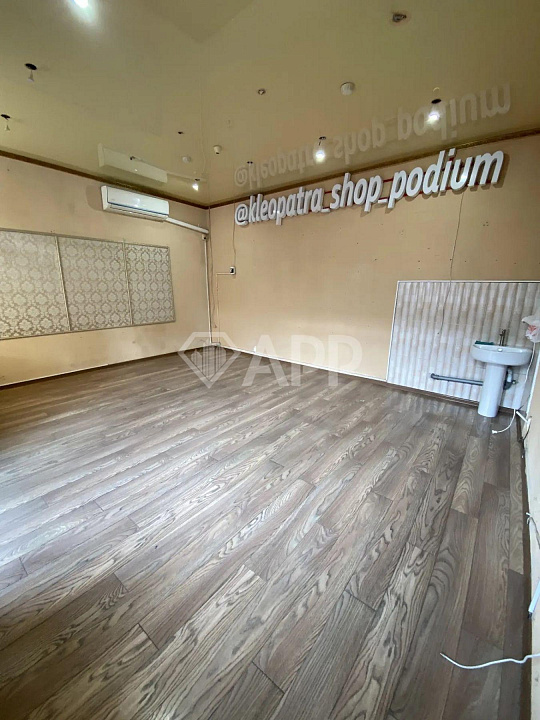 Помещение с мокрой точкой в центре Адлера 28 м² фото
