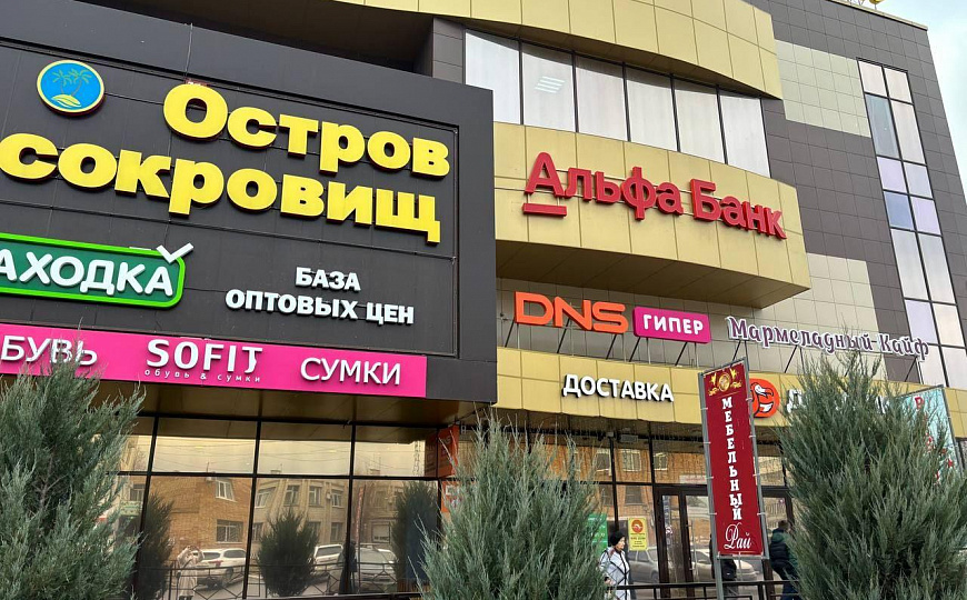 Торговое помещение 156 м2   в ТЦ «Новая Легенда» в Чапаевске  фото