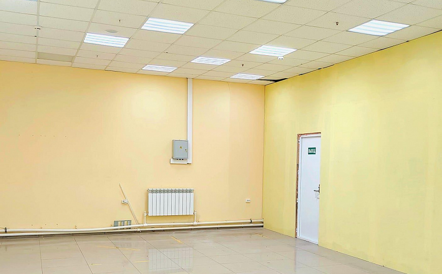 Торговое помещение 156 м2   в ТЦ «Новая Легенда» в Чапаевске  фото