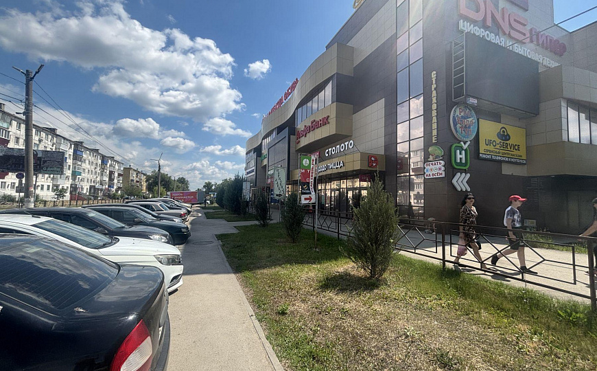 Торговое помещение 156 м2   в ТЦ «Новая Легенда» в Чапаевске  фото