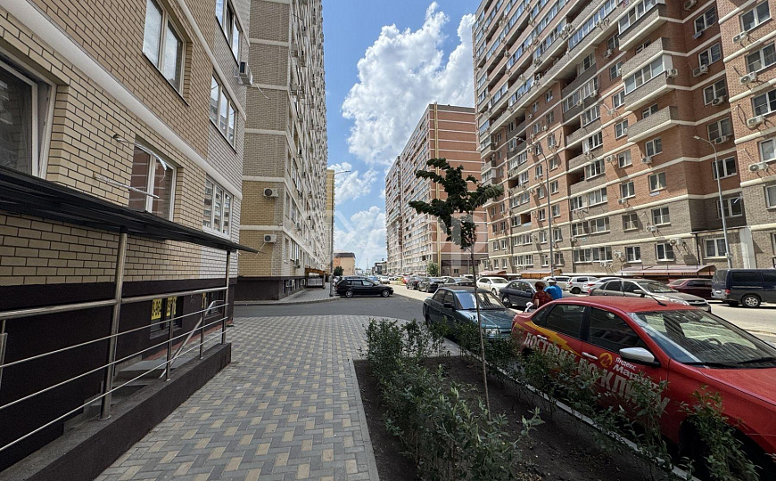 Продаю торговое помещение, 82,9 м² фото