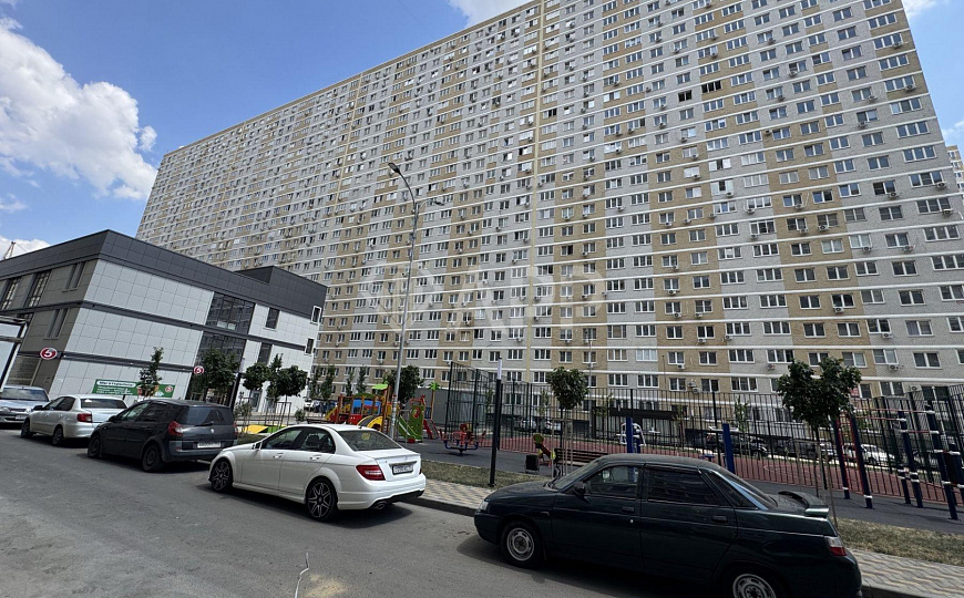 Продаю торговое помещение, 82,9 м² фото