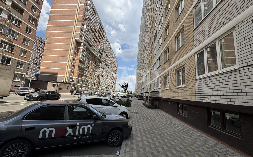 Продаю торговое помещение, 82,9 м² фото