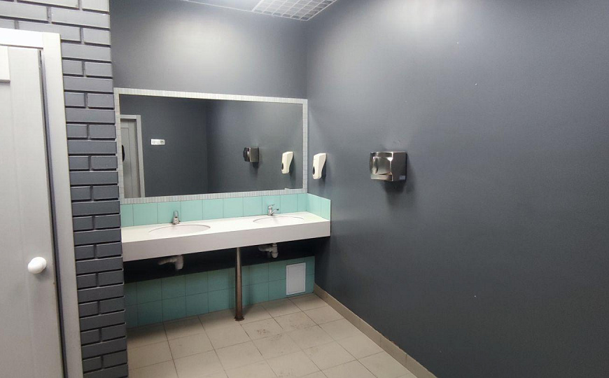 Продам  этаж в проходном БЦ г Тольятти  2 717,1 м² фото