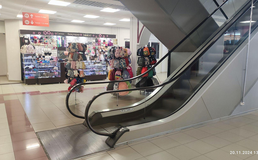 Продам  этаж в проходном БЦ г Тольятти  2 717,1 м² фото