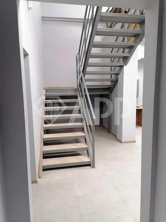 Сдам отдельно стоящее офисное здание, 380 м² фото