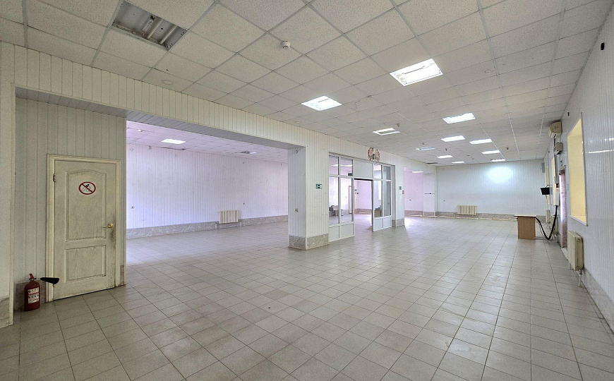Торговый центр с ЗУ, 564 м² фото