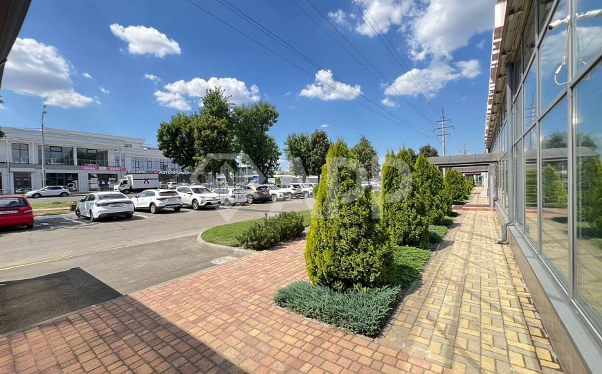 Сдаю магазин - шоурум на первой линии Ростовское шоссе, 231 м² фото