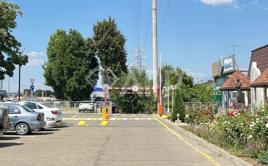 Сдаю магазин - шоурум на первой линии Ростовское шоссе, 231 м² фото