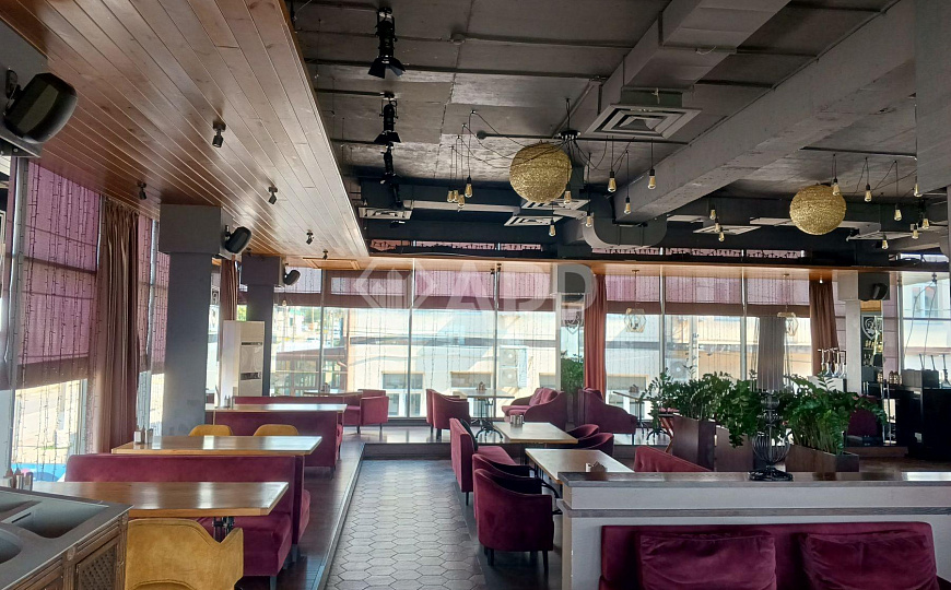 Сдам отдельно стоящее здание, 470 м² фото