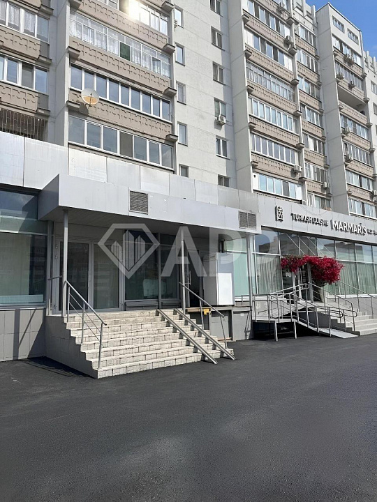 Сдам в аренду универсальное коммерческое помещение 320 м² на 1-й линии фото