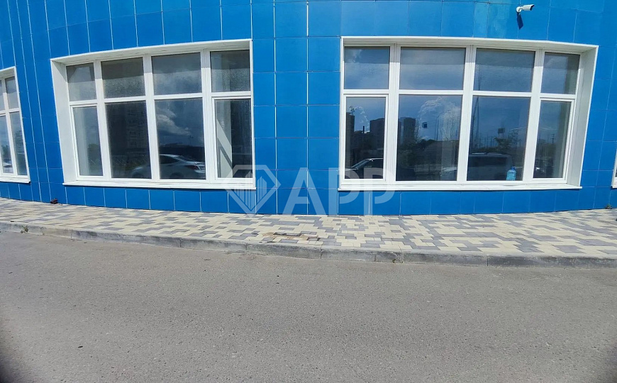 Продаю торговые помещения на 1 этаже, от 38 до 335 м² фото