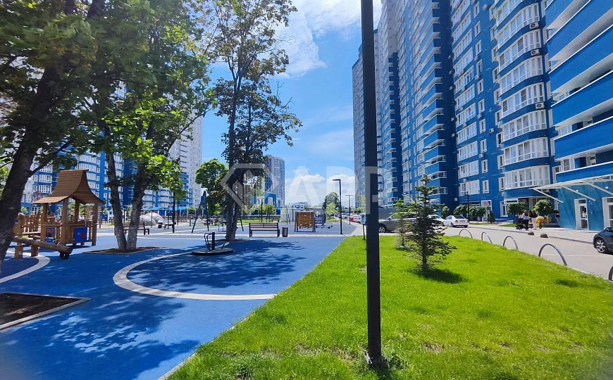 Продаю торговые помещения на 1 этаже, от 38 до 335 м² фото