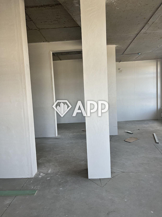 Продаю торговые помещения на 1 этаже, от 38 до 335 м² фото