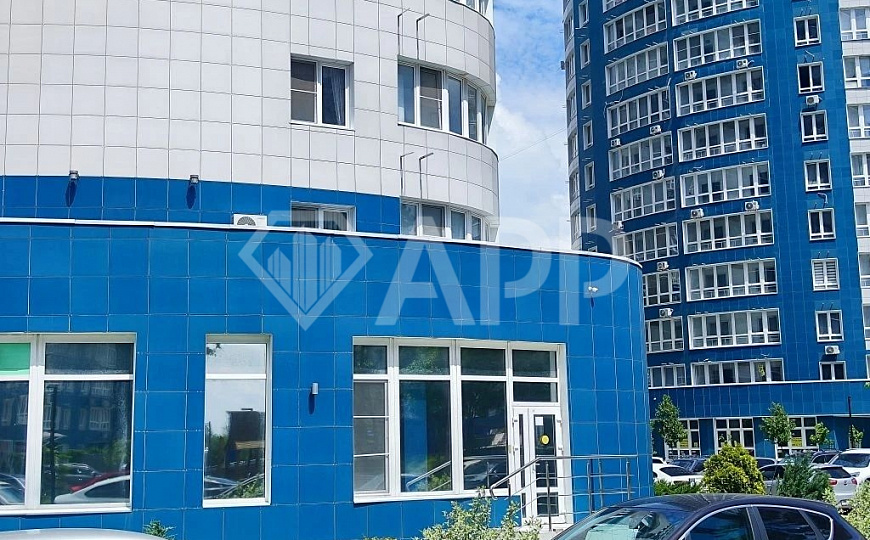 Продаю торговые помещения на 1 этаже, от 38 до 335 м² фото