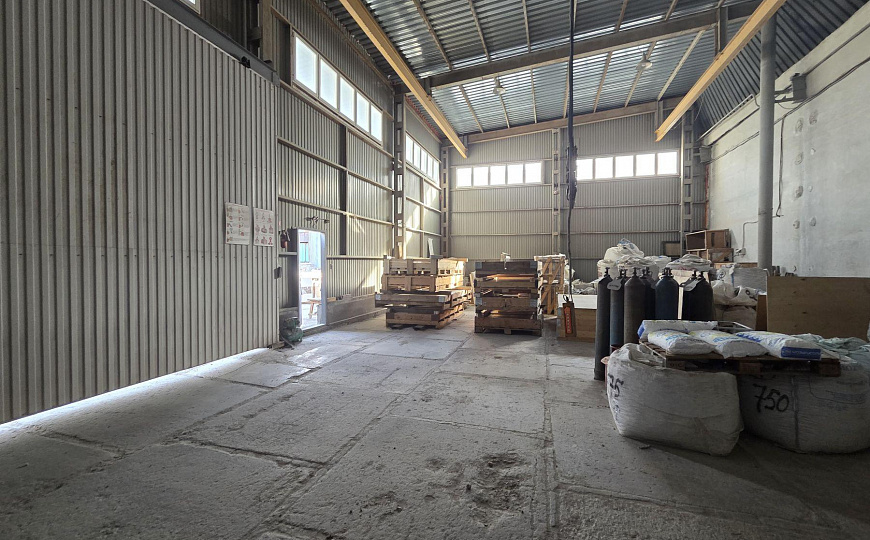 Продам производственное помещение, 2 400 м² фото