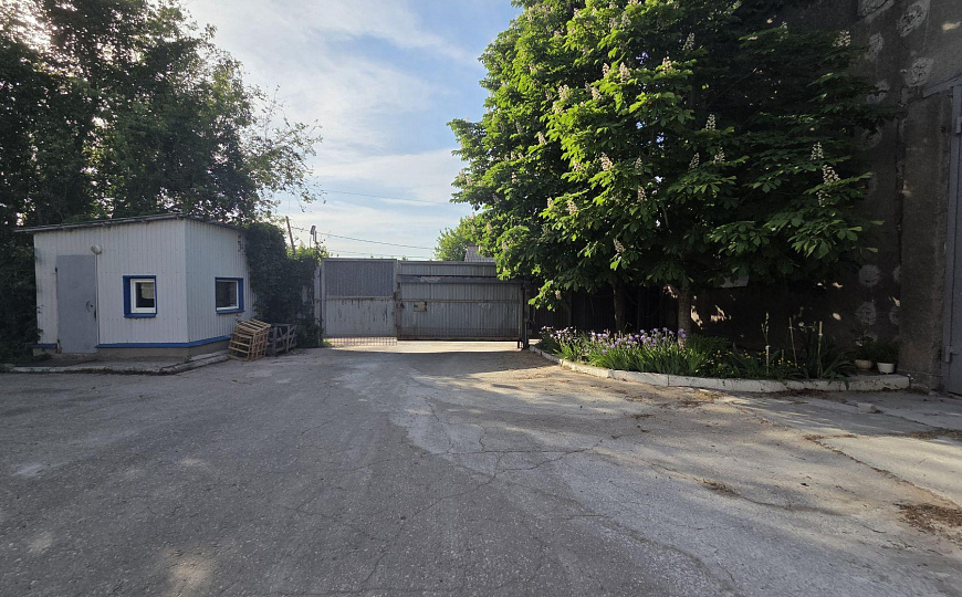 Продам производственное помещение, 2 400 м² фото