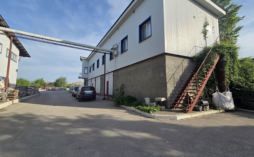 Продам производственное помещение, 2 400 м² фото